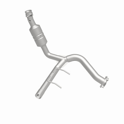 Magnaflow Conv DF 2009 f-150 V8 5.4 OEM Underbody Magnaflow