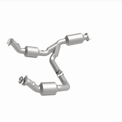 MagnaFlow 2021 Chevrolet Express 2500 4.3L Underbody Direct-Fit Catalytic Converter Magnaflow