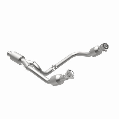 Magnaflow 14-15 Chevrolet Silverado 1500 Underbody 4.3L / 5.3L Direct-Fit Catalytic Converter Magnaflow