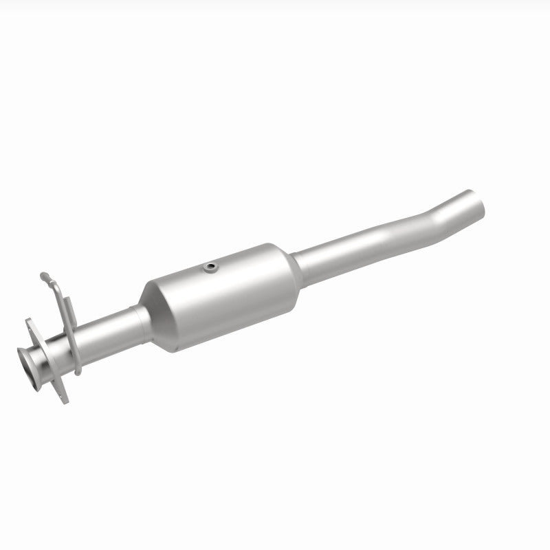 MagnaFlow 16-19 Ford F-650 V10 6.8L Underbody Direct Fit Catalytic Converter Magnaflow