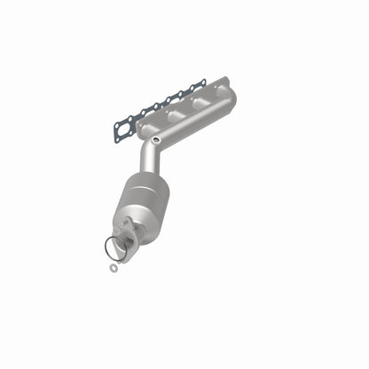 MagnaFlow Direct-Fit SS Catalytic Converter 04-06 Nissan Titan 5.6L V8 (California) Magnaflow