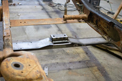 Rust Buster 01-10 GM Pickup Front Cab Mount