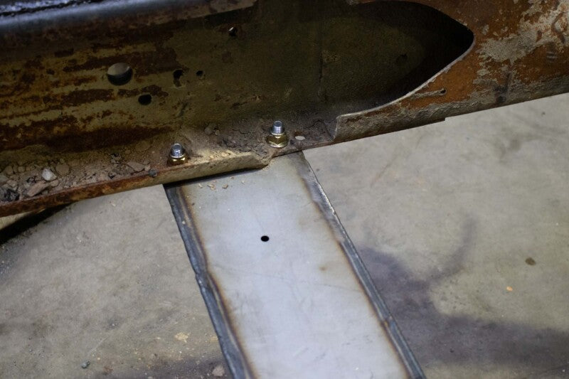Rust Buster 01-10 GM Pickup Front Cab Mount