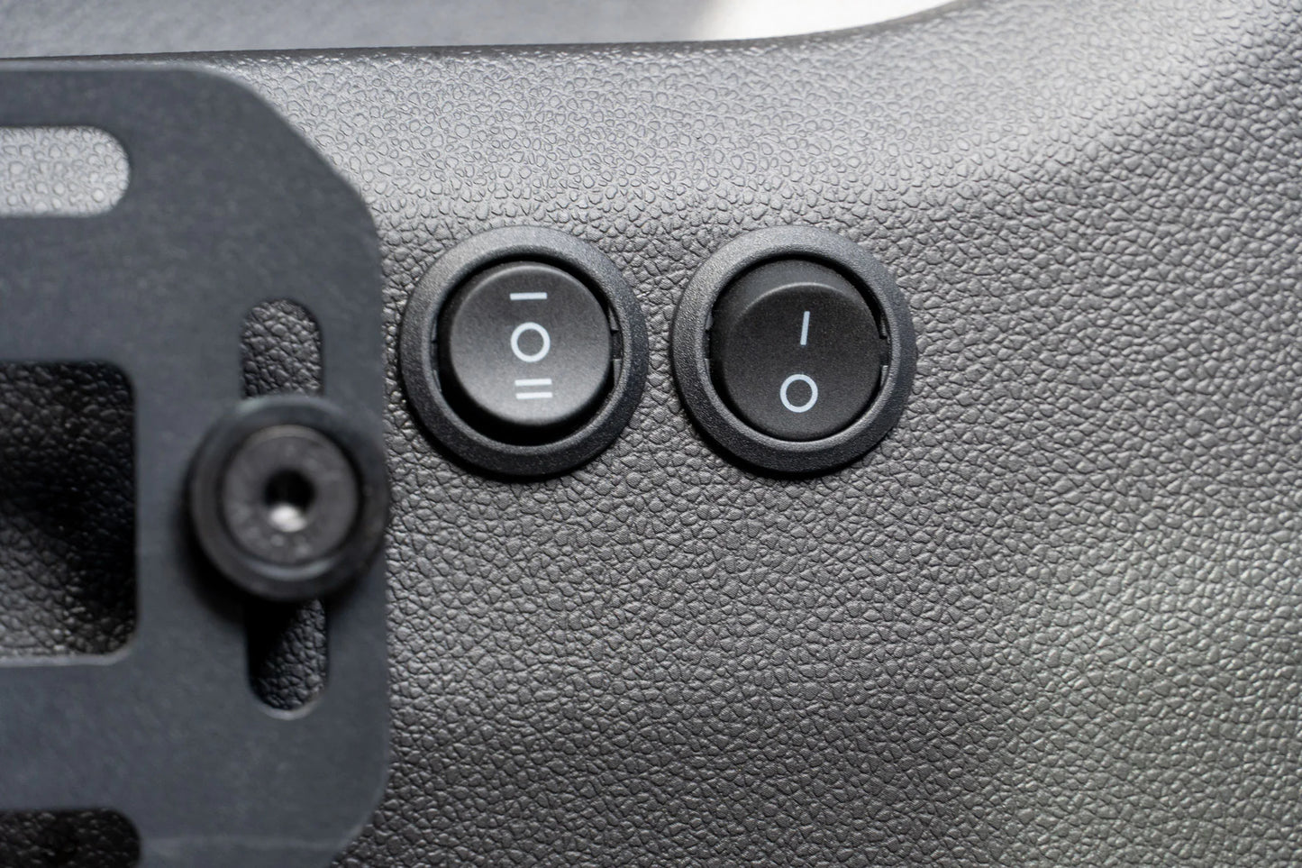 DV8 Offroad UNWH-04 40 amp DT 4-pin halo light harness for DV8 halo accent lights