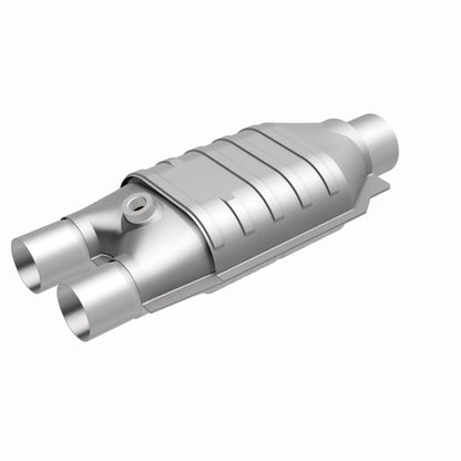 MagnaFlow Conv Univ 2/2.5 Single O2 Boss Magnaflow