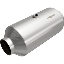 Load image into Gallery viewer, Magnaflow 3.00in. C/C 6in. spun body Universal Converter