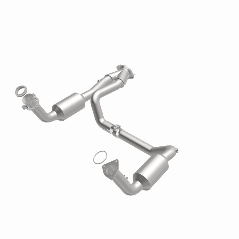 MagnaFlow Conv Direct Fit OEM 2005 GMC Sierra/Chevrolet Silverado 1500/Cadillac Escalade Underbody Magnaflow