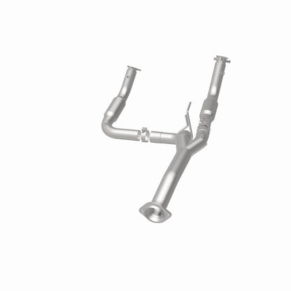 Magnaflow 11-15 Chevrolet Silverado 2500 HD 6.0L Direct Fit Converter Magnaflow
