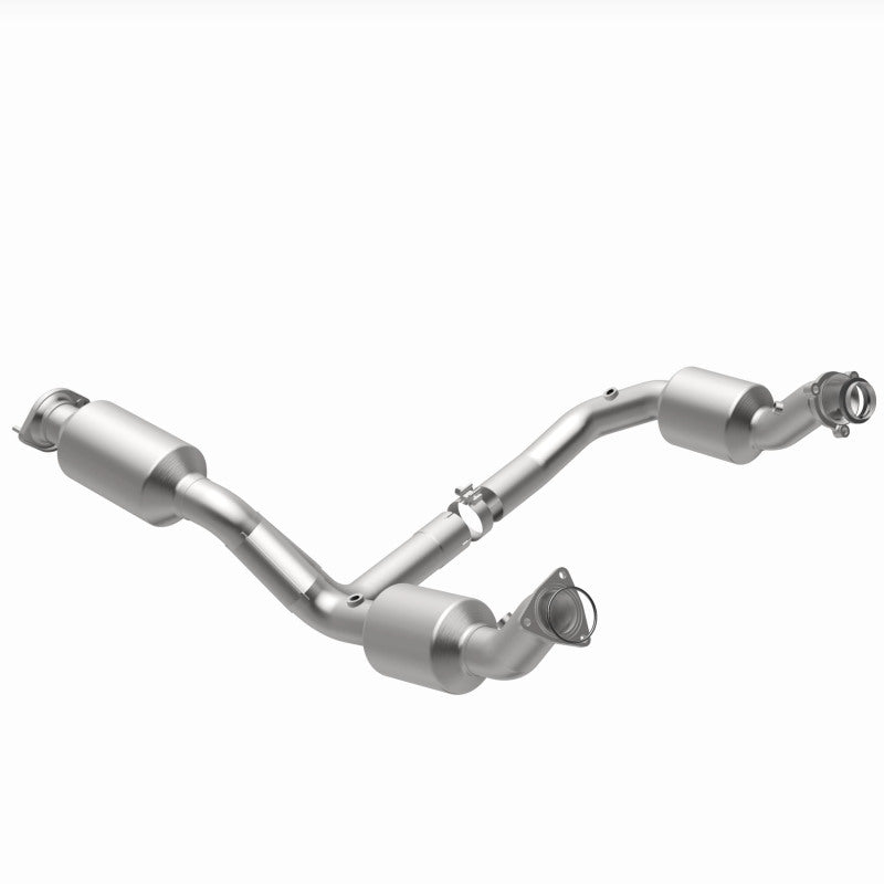 MagnaFlow 2021 Chevrolet Express 2500 4.3L Underbody Direct-Fit Catalytic Converter Magnaflow