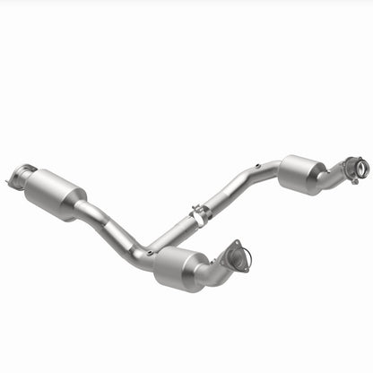 MagnaFlow 2021 Chevrolet Express 2500 4.3L Underbody Direct-Fit Catalytic Converter Magnaflow