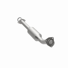 Load image into Gallery viewer, MagnaFlow Conv Direct Fit OEM 2003-2004 Toyota Tundra Underbody - 28.75in Length