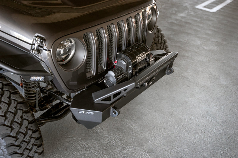 DV8 Offroad 07-23 Jeep Wrangler/Gladiator JT/JK/JL FS-25 Stubby Front Bumper w/Plated Bull Bar DV8 Offroad