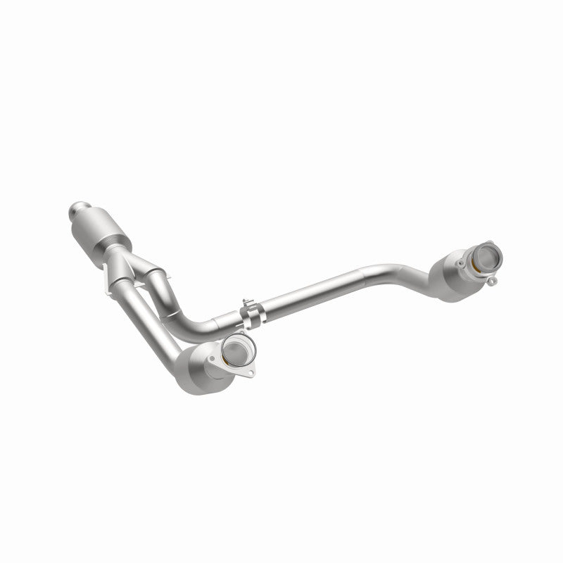 Magnaflow 14-15 Chevrolet Silverado 1500 Underbody 4.3L / 5.3L Direct-Fit Catalytic Converter Magnaflow