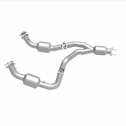 Magnaflow 12-20 Chevrolet Express 4500 Underbody 6.0L Direct Fit Catalytic Converter Magnaflow