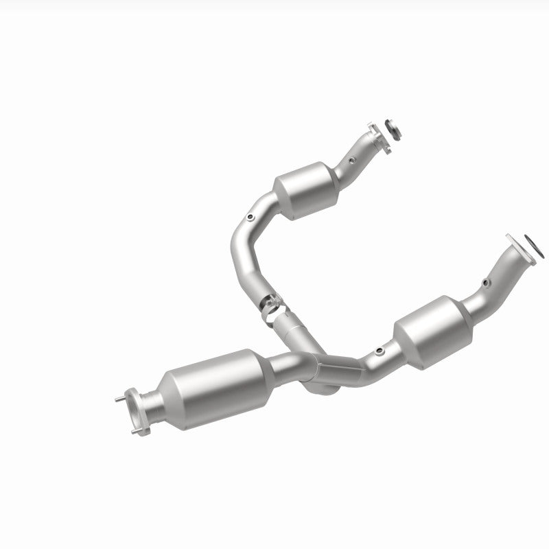 MagnaFlow 2021 Chevrolet Express 2500 4.3L Underbody Direct-Fit Catalytic Converter Magnaflow