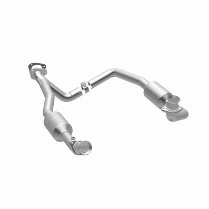 Magnaflow 2003 Ford E-350 Super Duty 5.4L Direct Fit Converter Magnaflow