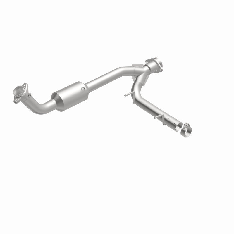 MagnaFlow Conv Direct Fit 05-06 Lincoln Navigator 5.4L w/ 3in Main Piping Magnaflow