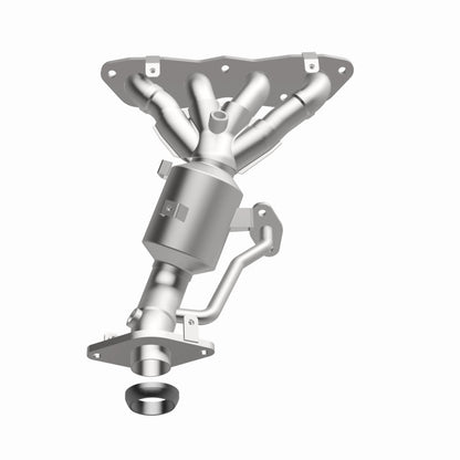 MagnaFlow OEM Grade 12-17 Toyota Prius C Federal / EPA Compliant Manifold Catalytic Converter Magnaflow