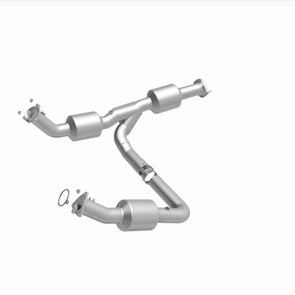 Magnaflow 18-20 Chevrolet Express 2500 Single Underbody 4.3L Direct Fit Catalytic Converter Magnaflow