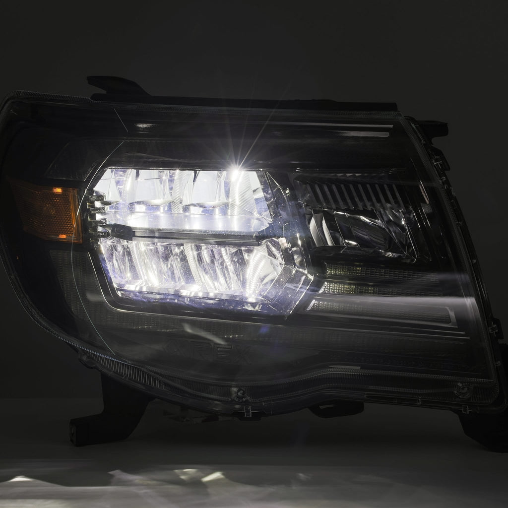 AlphaRex 05-11 Toyota Tacoma LUXX-Series LED Crystal Headlights Chrome - 880734