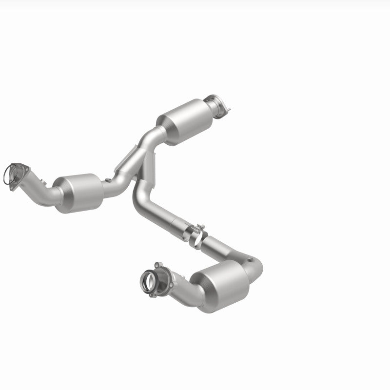 MagnaFlow 2021 Chevrolet Express 2500 4.3L Underbody Direct-Fit Catalytic Converter Magnaflow