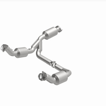 MagnaFlow 2021 Chevrolet Express 2500 4.3L Underbody Direct-Fit Catalytic Converter Magnaflow