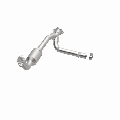 MagnaFlow Conv Direct Fit 05-06 Lincoln Navigator 5.4L w/ 3in Main Piping Magnaflow
