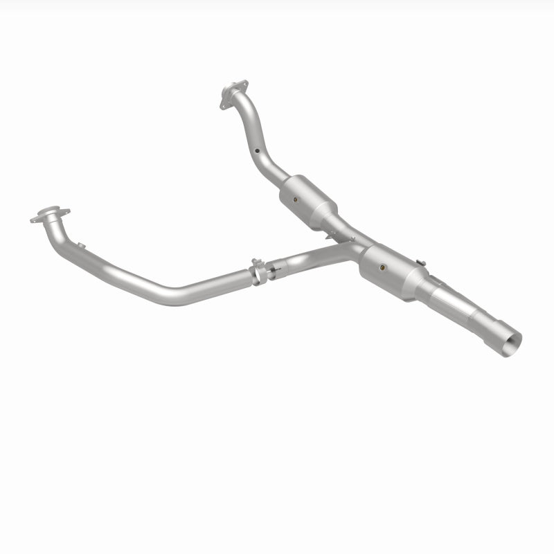 Magnaflow 14-18 2500 V8 6.4 OEM Underbody Direct Fit Converter Magnaflow