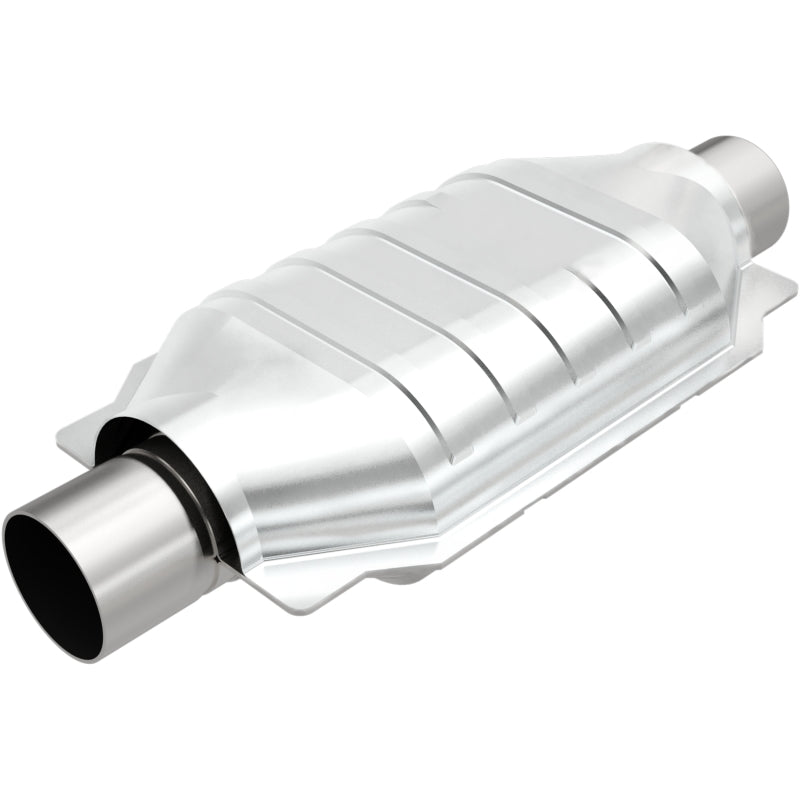 MagnaFlow Conv Univ 2.5in Inlet/Outlet Center/Center Oval 12in Body L x 7in W x 16in Overall L Magnaflow