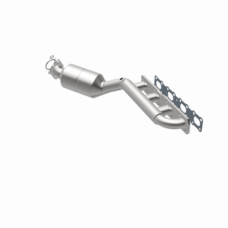 MagnaFlow Direct-Fit SS Catalytic Converter 04-06 Nissan Titan 5.6L V8 (California) Magnaflow