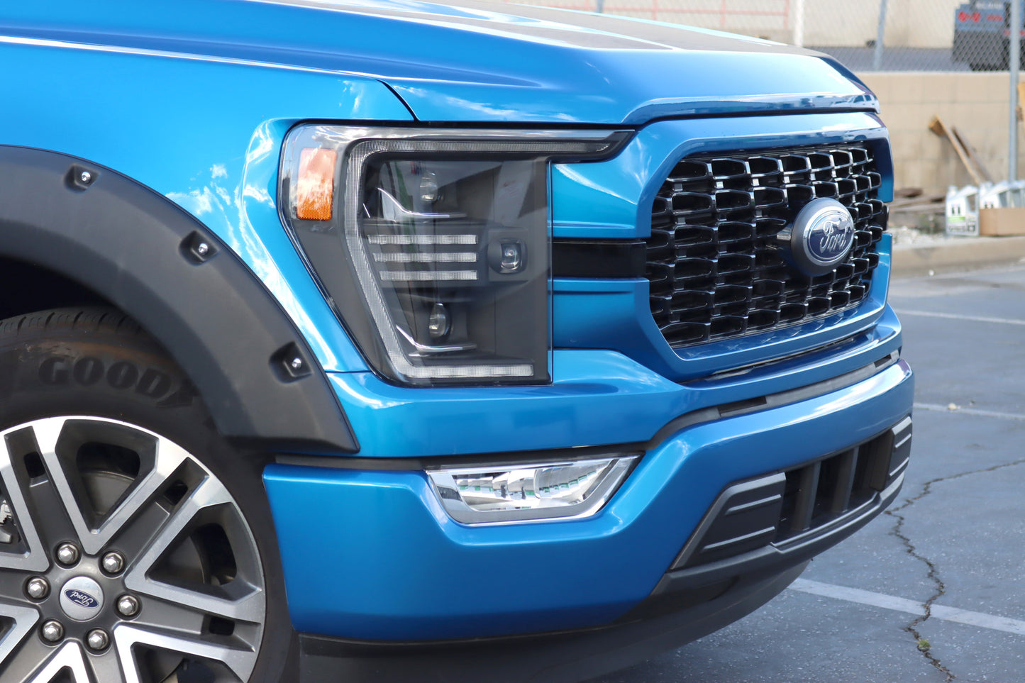 AlphaRex 21-23 Ford F150 PRO-Series Halogen Projector Headlights Alpha-Black - 880294 AlphaRex