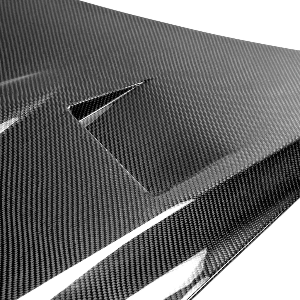 Close up on Carbon Fiber Hood For Nissan GT-R