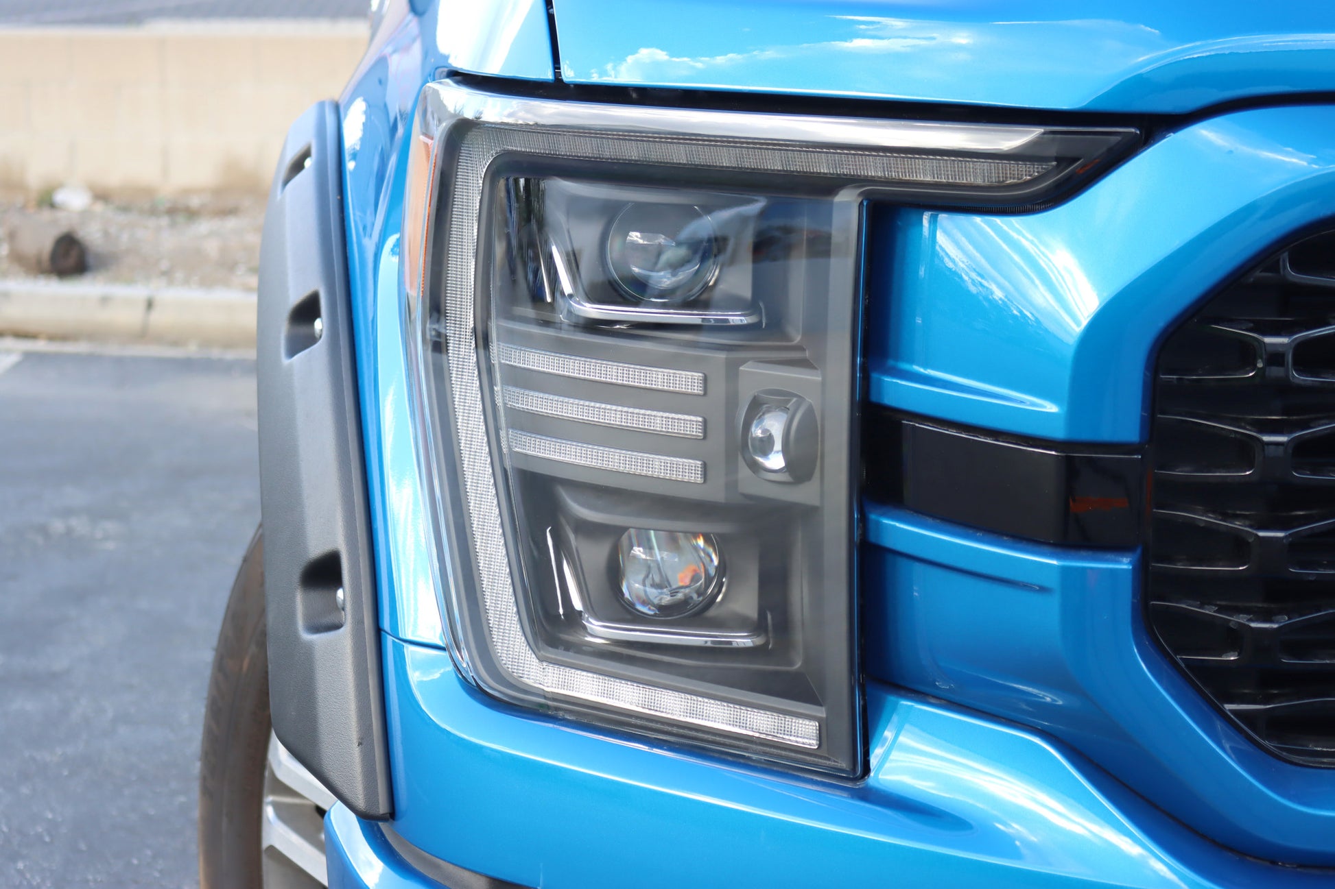 AlphaRex 21-23 Ford F150 PRO-Series Halogen Projector Headlights Alpha-Black - 880294 AlphaRex