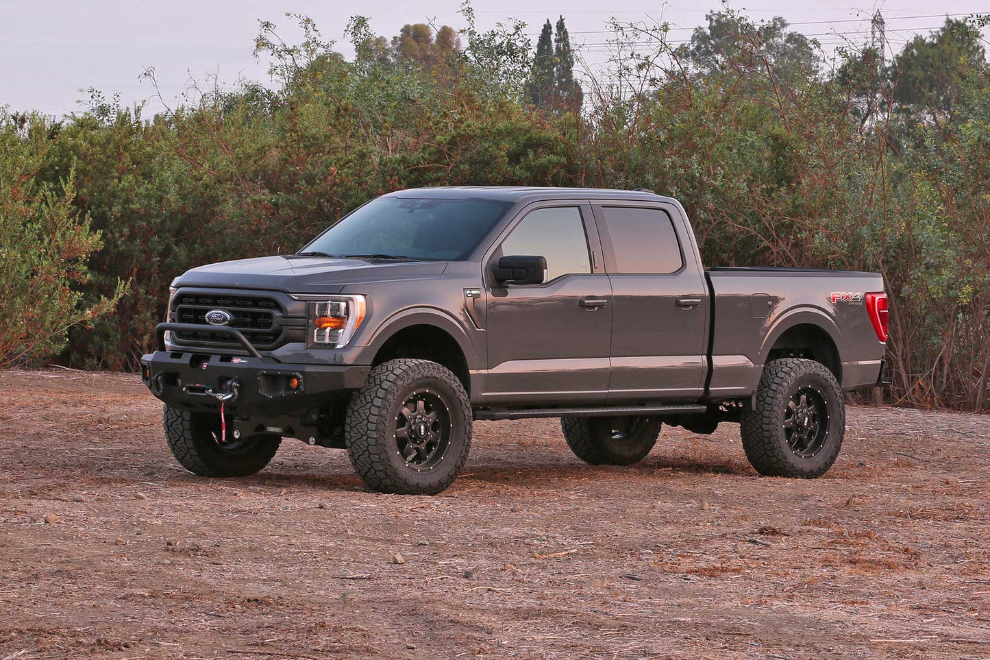 Fabtech 21-23 Ford F150 4WD 6″ LIFT KIT W/ FRONT STOCK COILOVER SPACERS & REAR STEALTH SHOCKS – K2371M Fabtech