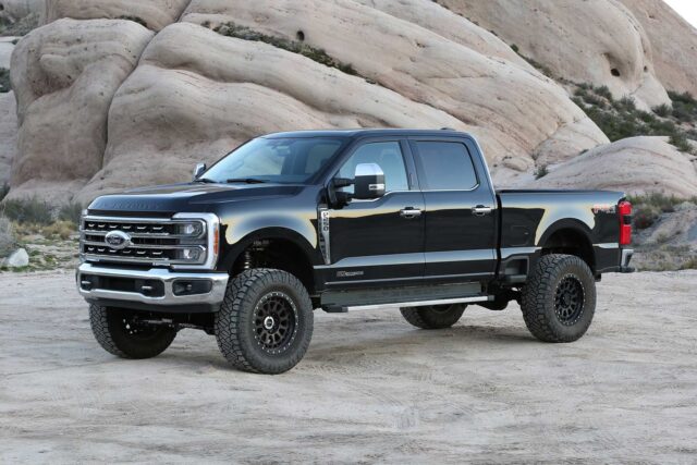 Fabtech 23-24 Ford F250/350 4WD Diesel 6in Rad. Arm Lift Kit Fr DL 4.0 Resi Clvrs & Rr DL 2.25 Shks