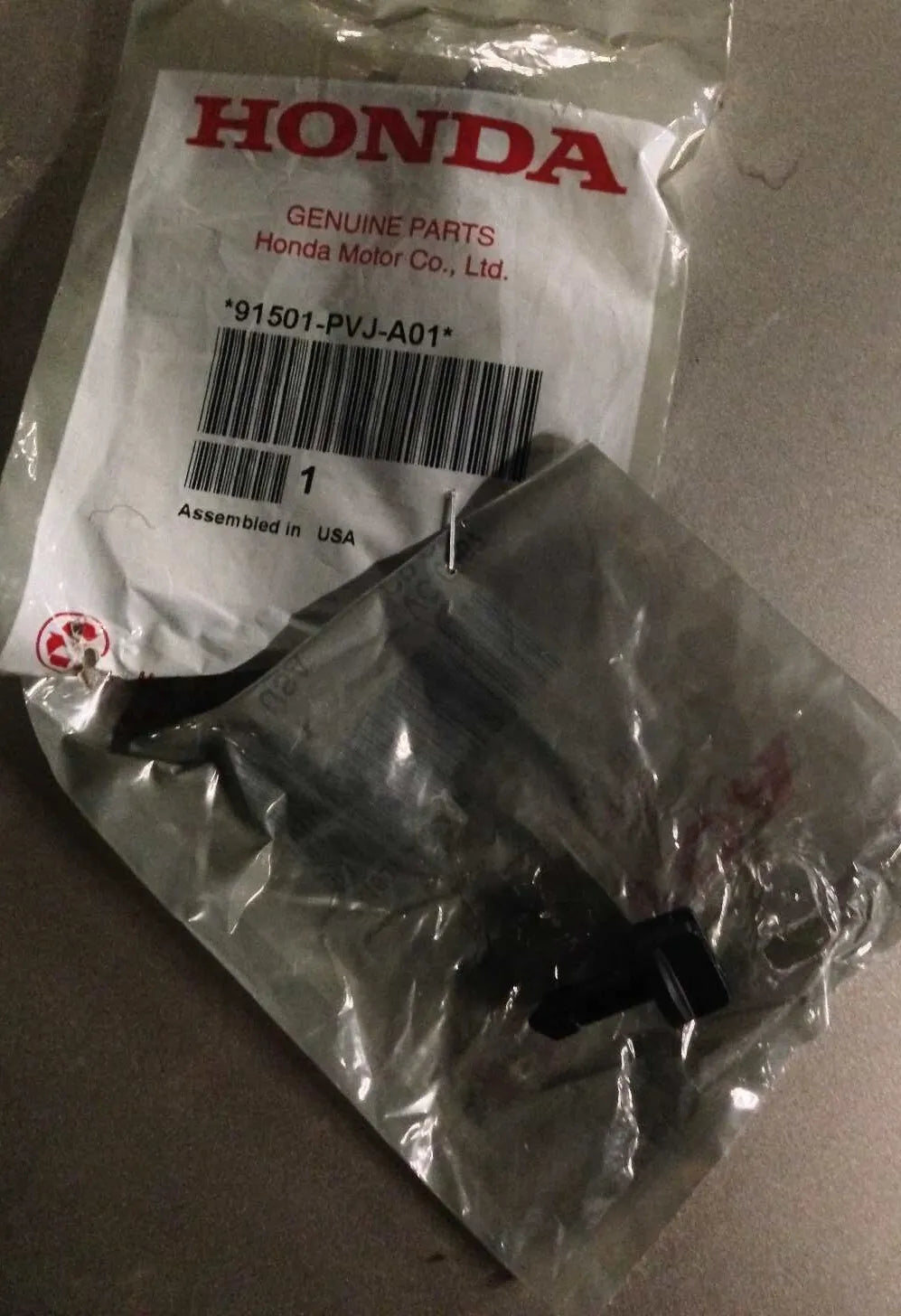 GENUINE OEM HONDA Pilot Odyssey Ridgeline Engine Cover Mounting Locking Stud X2