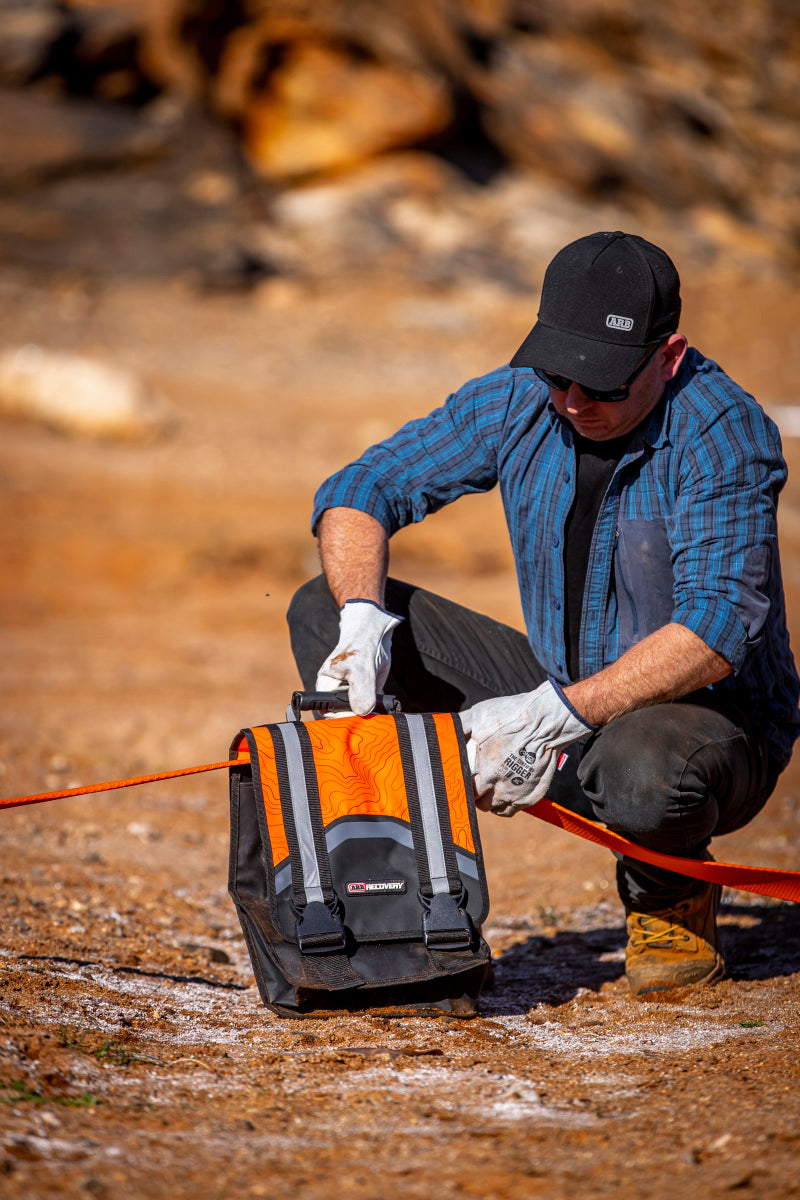 ARB Weekender Recovery Kit Incl 17600lb Recovery Strap/4.75T Shackles - eliteracefab.com