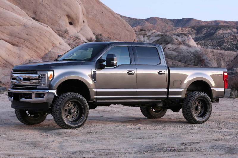 Fabtech 17-21 Ford F250/F350 4WD Diesel 4in Basic Sys w/Perf Shks - eliteracefab.com