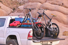 Load image into Gallery viewer, Fabtech 20-21 Jeep Gladiator 4WD Cargo Rack Bike Mount Kit - eliteracefab.com