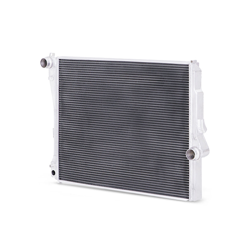 Mishimoto 99-06 BMW 323i/323i/328i/330i w/ Auto Transmission Performance Aluminum Radiator - eliteracefab.com