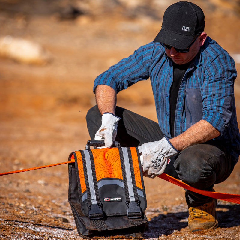 ARB Weekender Recovery Kit Incl 17600lb Recovery Strap/4.75T Shackles - eliteracefab.com