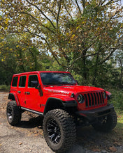 Load image into Gallery viewer, Oracle Jeep JL/Gladiator JT Oculus Switchback Bi-LED Projector Headlights - Amber/White Switchback - eliteracefab.com