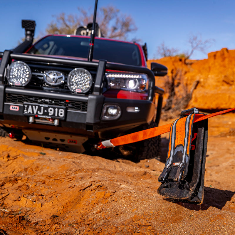 ARB Weekender Recovery Kit Incl 17600lb Recovery Strap/4.75T Shackles - eliteracefab.com