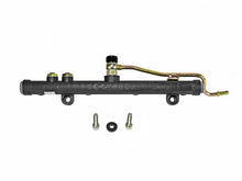 Load image into Gallery viewer, Skunk2 02-05 Honda Civic Si/02-06 Acura RSX Composite High Volume Fuel Rails - eliteracefab.com