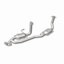 Load image into Gallery viewer, MagnaFlow Conv DF 04 Ford Freestar 3.9L