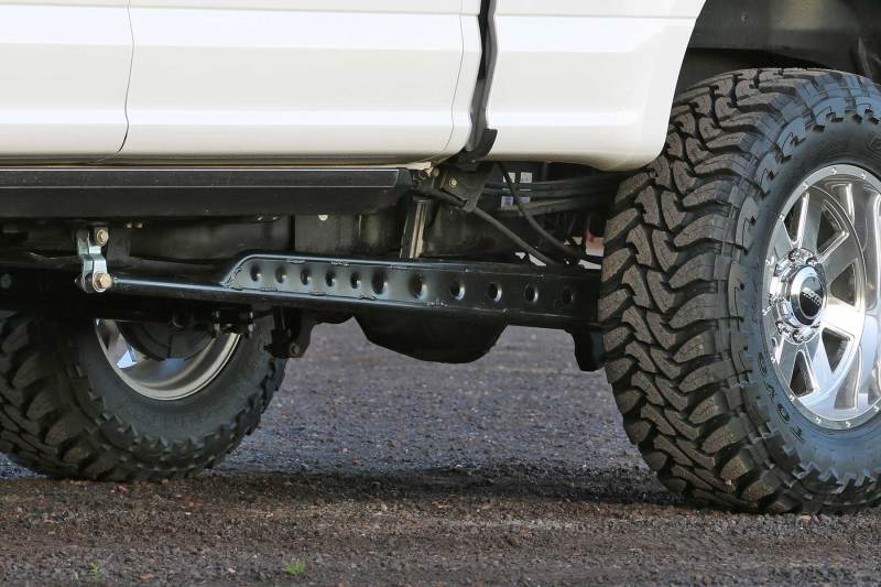 Fabtech 17-21 Ford F250/350 4WD Floating Rear Traction Bar System - eliteracefab.com