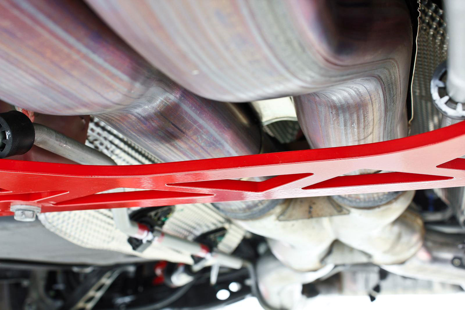 BMR CAMARO DRIVESHAFT TUNNEL BRACE STEEL RED; 2016-2018 - eliteracefab.com