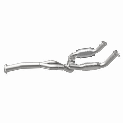 MagnaFlow Conv Direct Fit 11-16 Chevrolet Silverado 2500HD/3500HD / GMC Sierra 2500HD/3500HD Magnaflow