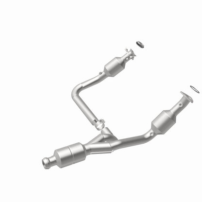 MagnaFlow Conv Direct Fit 14-16 GMC Sierra 1500 V6 4.3L - eliteracefab.com