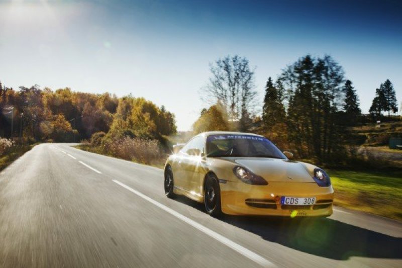 Ohlins 99-04 Porsche 911 Carrera (996) Road & Track Coilover System - eliteracefab.com